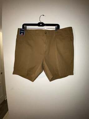 Roundtree & Yorke Casuals Men's Stretch Chino Shorts, Size 42, 7" Inseam